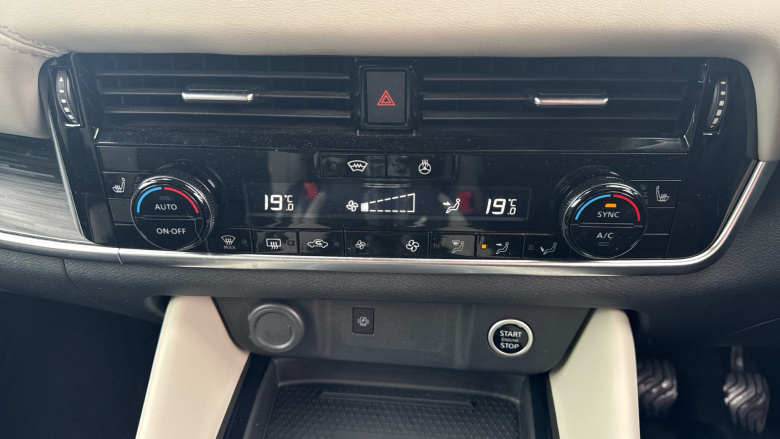 Nissan Qashqai 1.3 DiG-T MH Tekna 5dr Petrol Hatchback